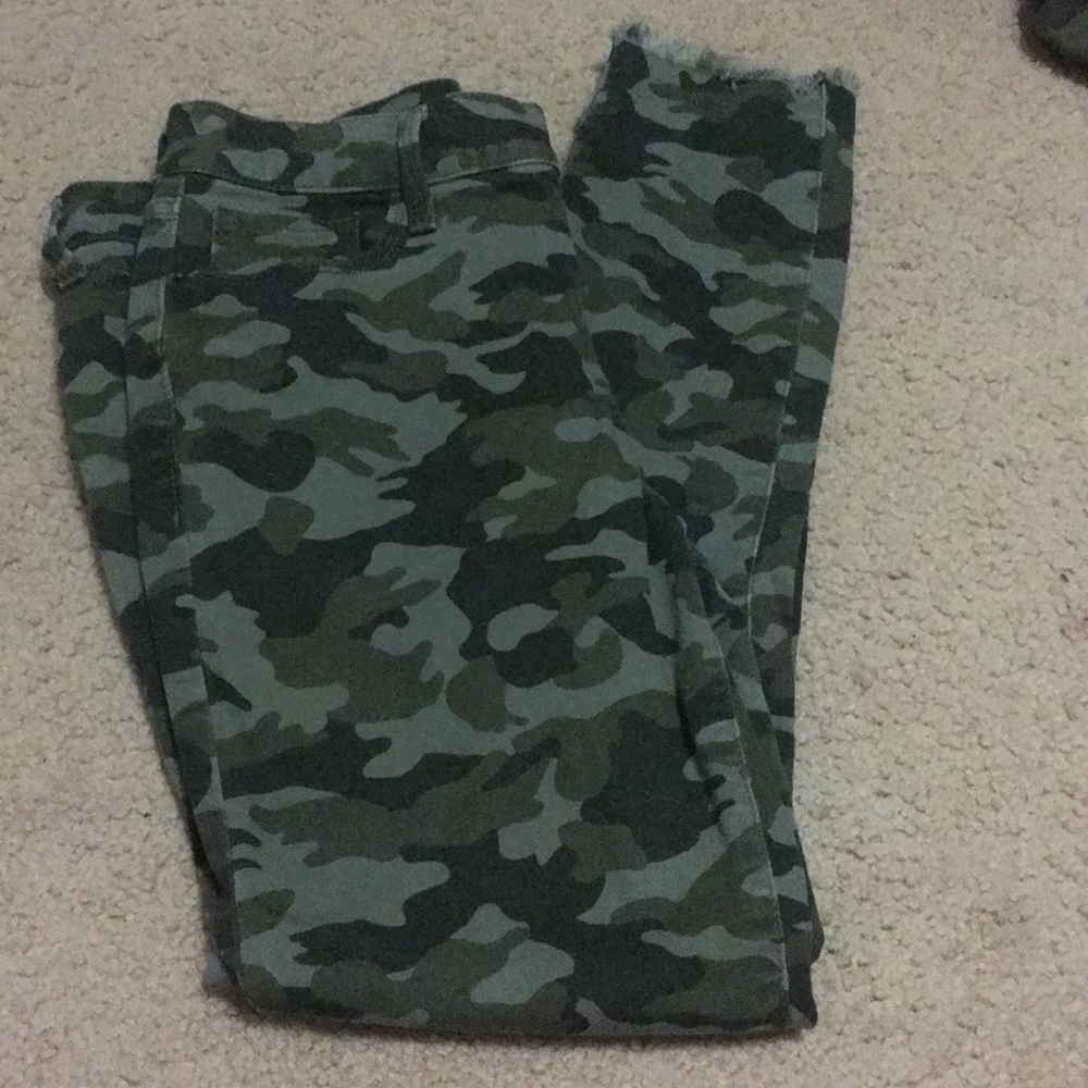 Old Navy Camo Pants Great condition